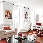 Chiado Апартаменти *