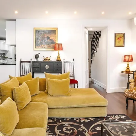 Chiado Apartment *